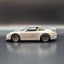 Load image into Gallery viewer, Matchbox 2008 Porsche 911 GT3 Silver VIP Pack Loose
