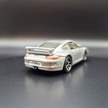 Load image into Gallery viewer, Matchbox 2008 Porsche 911 GT3 Silver VIP Pack Loose
