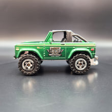 Load image into Gallery viewer, Matchbox 2007 1972 Ford Bronco 4x4 Dark Green #58 MBX Metal
