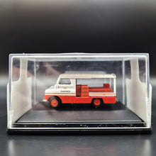 Load image into Gallery viewer, Oxford Diecast 1:76 Bedford CA Milkfloat 76CA001 Model
