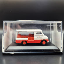 Load image into Gallery viewer, Oxford Diecast 1:76 Bedford CA Milkfloat 76CA001 Model
