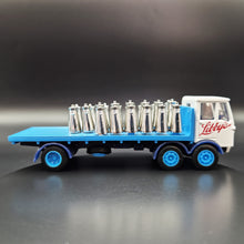 Load image into Gallery viewer, Matchbox 1939 Albion 10 Ton CX 27 Lorry White/Blue Models Of Yesteryear Y-42
