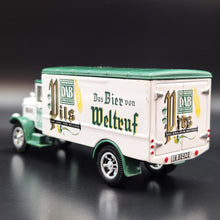 Load image into Gallery viewer, Matchbox Yesteryear 1932 Mercedes Benz L5 - DAB Truck YBG 21 - Great Beers Of the World
