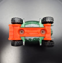 Load image into Gallery viewer, Matchbox 2004 Q-B Roller Green #8 Hero City Rare Find
