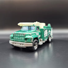 Load image into Gallery viewer, Matchbox 1996 Ford Utility Truck Green #33 Series 1-75
