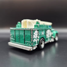 Load image into Gallery viewer, Matchbox 1996 Ford Utility Truck Green #33 Series 1-75
