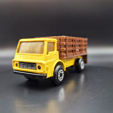 Load image into Gallery viewer, Matchbox 1976 Dodge Cattle Truck Yellow #71 Superfast
