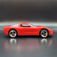 Load image into Gallery viewer, Hot Wheels 2000 &#39;97 Corvette Red - From Hot Wheels Detail Centre Playset
