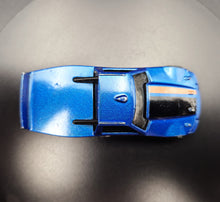 Load image into Gallery viewer, Hot Wheels 2015 Circle Trucker Blue #132 HW Race - HW Race Team 7/10
