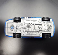 Load image into Gallery viewer, Hot Wheels 2015 Circle Trucker Blue #132 HW Race - HW Race Team 7/10
