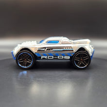 Load image into Gallery viewer, Hot Wheels 2015 RD-08 Chrome #158 HW Race - Super Chromes 3/10
