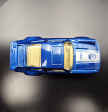 Load image into Gallery viewer, Maisto 1989 Porsche 911 Turbo Blue 1:64 Diecast Car
