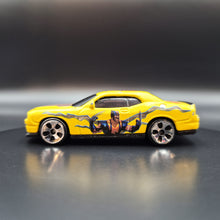 Load image into Gallery viewer, Maisto 1:64 2010 Dodge Challenger SRT8 Marvel Universe Wolverine Rare Find
