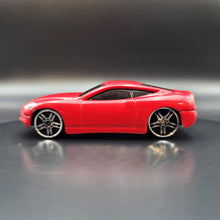 Load image into Gallery viewer, Maisto 2012 V7 Red Fresh Metal 1:64
