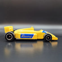 Load image into Gallery viewer, Welly F1 Race Car Yellow #9810 1:64
