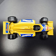 Load image into Gallery viewer, Welly F1 Race Car Yellow #9810 1:64
