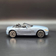 Load image into Gallery viewer, Suntoys BMW Z4 Light Blue L9833 1:64 Car
