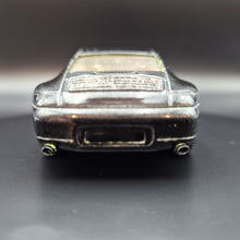 Load image into Gallery viewer, Bburago 1997 Porsche 911 Carrera Black 1:43 Die Cast
