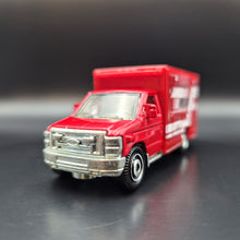 Load image into Gallery viewer, Matchbox 2009 Ford E-350 Ambulance Red #55 Emergency Response 2/8
