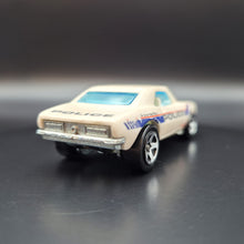 Load image into Gallery viewer, Hot Wheels 2010 &#39;67 Camaro Color Shifters Cold (White) - Warm (Grey)
