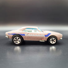 Load image into Gallery viewer, Hot Wheels 2010 &#39;67 Camaro Color Shifters Cold (White) - Warm (Grey)
