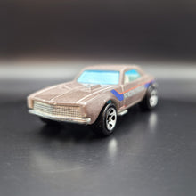 Load image into Gallery viewer, Hot Wheels 2010 &#39;67 Camaro Color Shifters Cold (White) - Warm (Grey)
