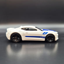 Load image into Gallery viewer, Hot Wheels 2017 &#39;16 Camaro SS White #265 Camaro Fifty 2/5
