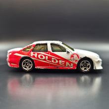 Load image into Gallery viewer, Matchbox 2000 Holden Commodore White/Red #11 1-75 Series
