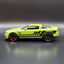 Load image into Gallery viewer, Hot Wheels 2017 &#39;12 Ford Mustang Boss 302 Laguna Seca Green Muscle Mania 5 Pack Exclusive
