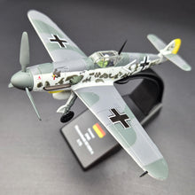 Load image into Gallery viewer, 1942 German Air Force Messerschmitt Bf109F-4 Grey 1:72 Fighter Die Cast Plane
