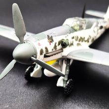 Load image into Gallery viewer, 1942 German Air Force Messerschmitt Bf109F-4 Grey 1:72 Fighter Die Cast Plane
