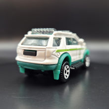 Load image into Gallery viewer, Matchbox 2022 Ford Interceptor Utility (Ford Explorer) White MBX Mountain II 5 Pack Exclusive
