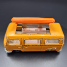 Load image into Gallery viewer, Matchbox 1973 Volkswagen Camper Orange #23 1-75 Superfast
