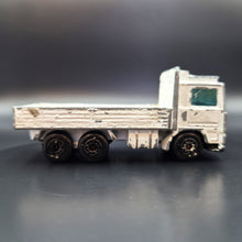 Load image into Gallery viewer, Matchbox 1992 Volvo Tilt Truck White #26 Matchbox 1-75
