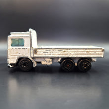 Load image into Gallery viewer, Matchbox 1992 Volvo Tilt Truck White #26 Matchbox 1-75
