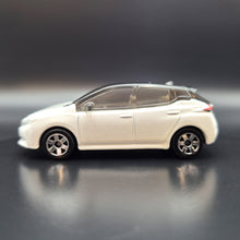 Load image into Gallery viewer, Matchbox 2018 &#39;18 Nissan Leaf White #91 MBX Road Trip 23/35
