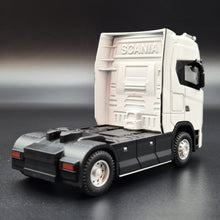 Load image into Gallery viewer, Explorafind 2023 Scania S730 V8 S-Sleeper Highline Truck White 1:50 Die Cast Truck
