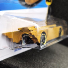 Load image into Gallery viewer, Hot Wheels 2023 Batman: The Animated Series Gold #169 Batman 5/5 New Long Card
