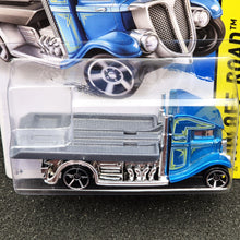 Load image into Gallery viewer, Hot Wheels 2014 Fast-Bed Hauler Blue #105 HW Off-Road: Stunt Circuit New Long Card
