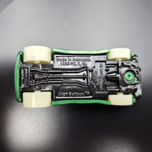 Load image into Gallery viewer, Hot Wheels 2018 High Voltage Green HW Glow Wheels 5 Pack Exclusive
