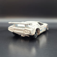 Load image into Gallery viewer, Hot Wheels 1989 Lamborghini Countach White #60 Hot Wheels Mainline
