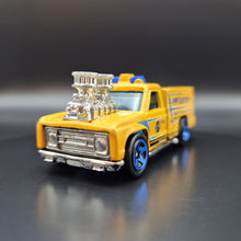 Load image into Gallery viewer, Hot Wheels 2010 Rescue Ranger Dark Yellow #123 HW City Works 7/10
