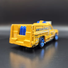 Load image into Gallery viewer, Hot Wheels 2010 Rescue Ranger Dark Yellow #123 HW City Works 7/10
