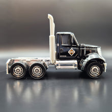 Load image into Gallery viewer, Matchbox 2011 International Lonestar Cab Black Super Convoy MBSCX004
