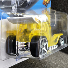 Load image into Gallery viewer, Hot Wheels 2024 Dessert Drifter Translucent Yellow #162 Fast Foodie 2/5 New Long Card
