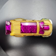 Load image into Gallery viewer, Hot Wheels 2021 Nitro Tailgater Green/Brown Color Reveal Series
