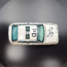 Load image into Gallery viewer, Matchbox 1992 Vauxhall Astra GTE/Opel Kadett GSi White #8 Matchbox 1-75 Series
