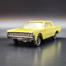 Load image into Gallery viewer, Matchbox Lesney 1964 1970 Lincoln Continintal Olive Green #31 Matchbox 1-75 Series - Rare

