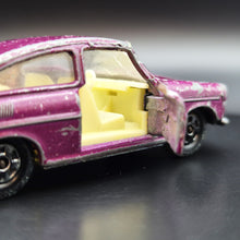 Load image into Gallery viewer, Matchbox Lesney 1970 Volkswagen 1600 TL Purple #67 Matchbox 1-75 Series - Rare
