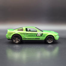 Load image into Gallery viewer, Hot Wheels 2019 &#39;07 Shelby GT-500 Green Multipack Exclusive
